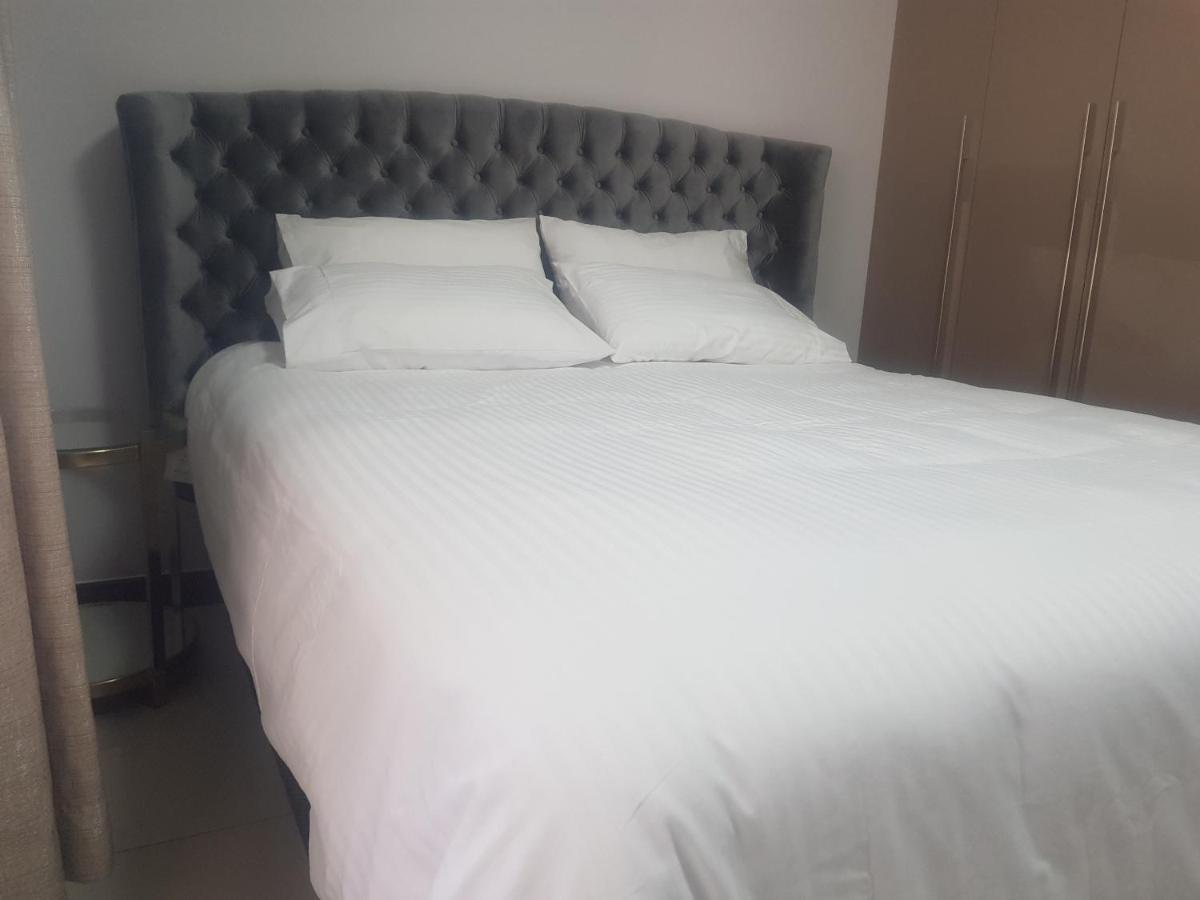 Hotel-Styled Apartment Spare Room Shared Space Fourways Sandton Ngoại thất bức ảnh